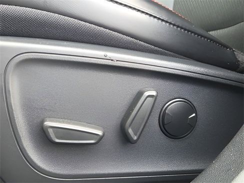 Used 2025 Ford Escape ST-Line Elite w/ Class II Trailer Tow Package image 20