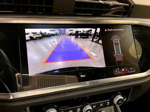 Certified 2025 Audi Q3 2.0T Premium w/ Convenience Package image 32