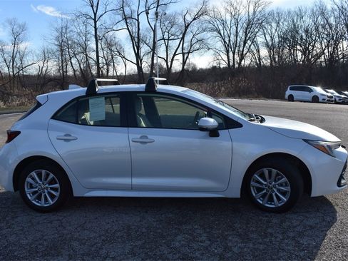 Used 2025 Toyota Corolla SE image 9