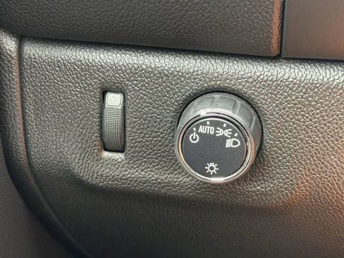 Used 2017 Chevrolet Colorado LT w/ Safety Package RWD image 27