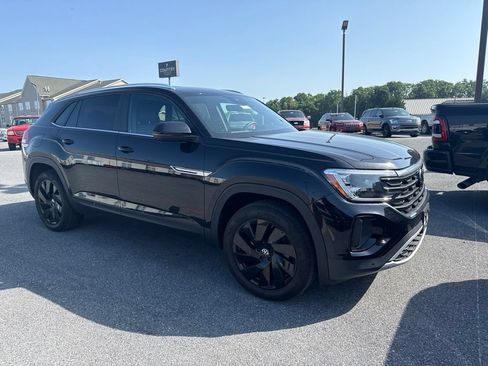 Used 2025 Volkswagen Atlas Cross Sport SE AWD/4WD image 1