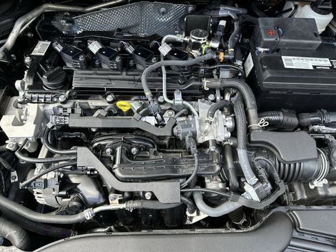 Used 2024 Toyota Corolla Cross L image 17