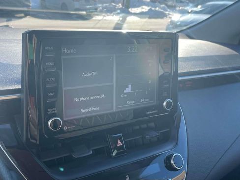 Used 2022 Toyota Corolla LE image 25