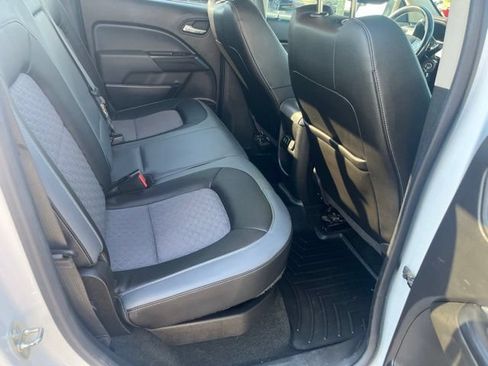 Used 2017 Chevrolet Colorado Z71 AWD/4WD image 12