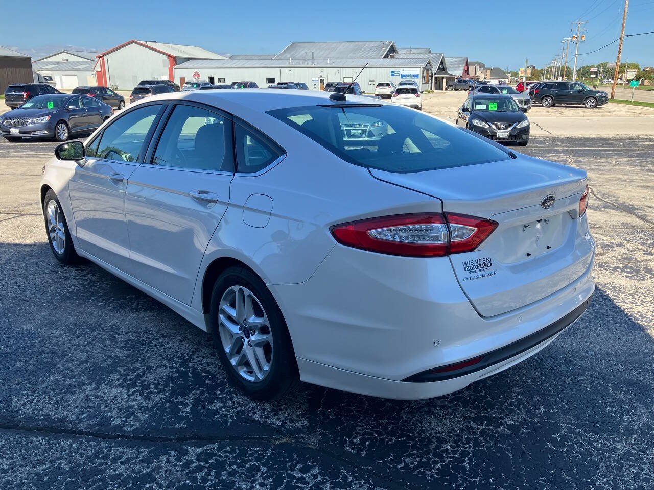 Used 2015 Ford Fusion SE FWD image 5