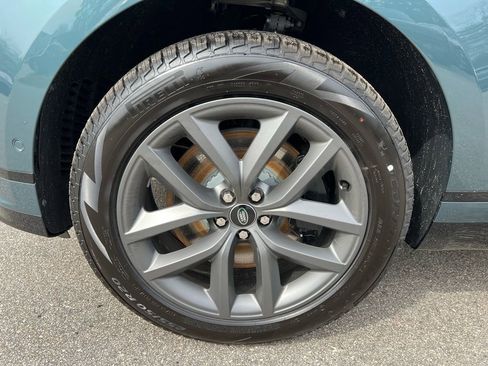 New 2026 Land Rover Range Rover Velar Dynamic SE AWD/4WD image 9