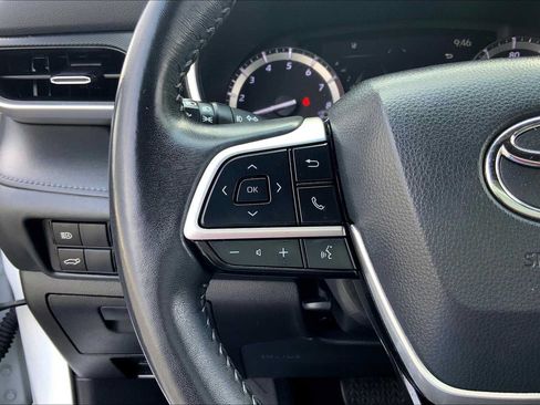 Used 2022 Toyota Highlander XSE FWD image 45