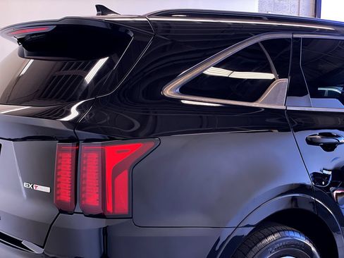 Used 2021 Kia Sorento EX FWD image 10