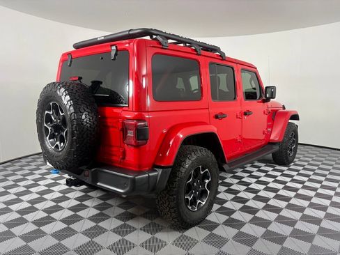 Used 2022 Jeep Wrangler Unlimited Sahara w/ Cold Weather Group AWD/4WD image 8