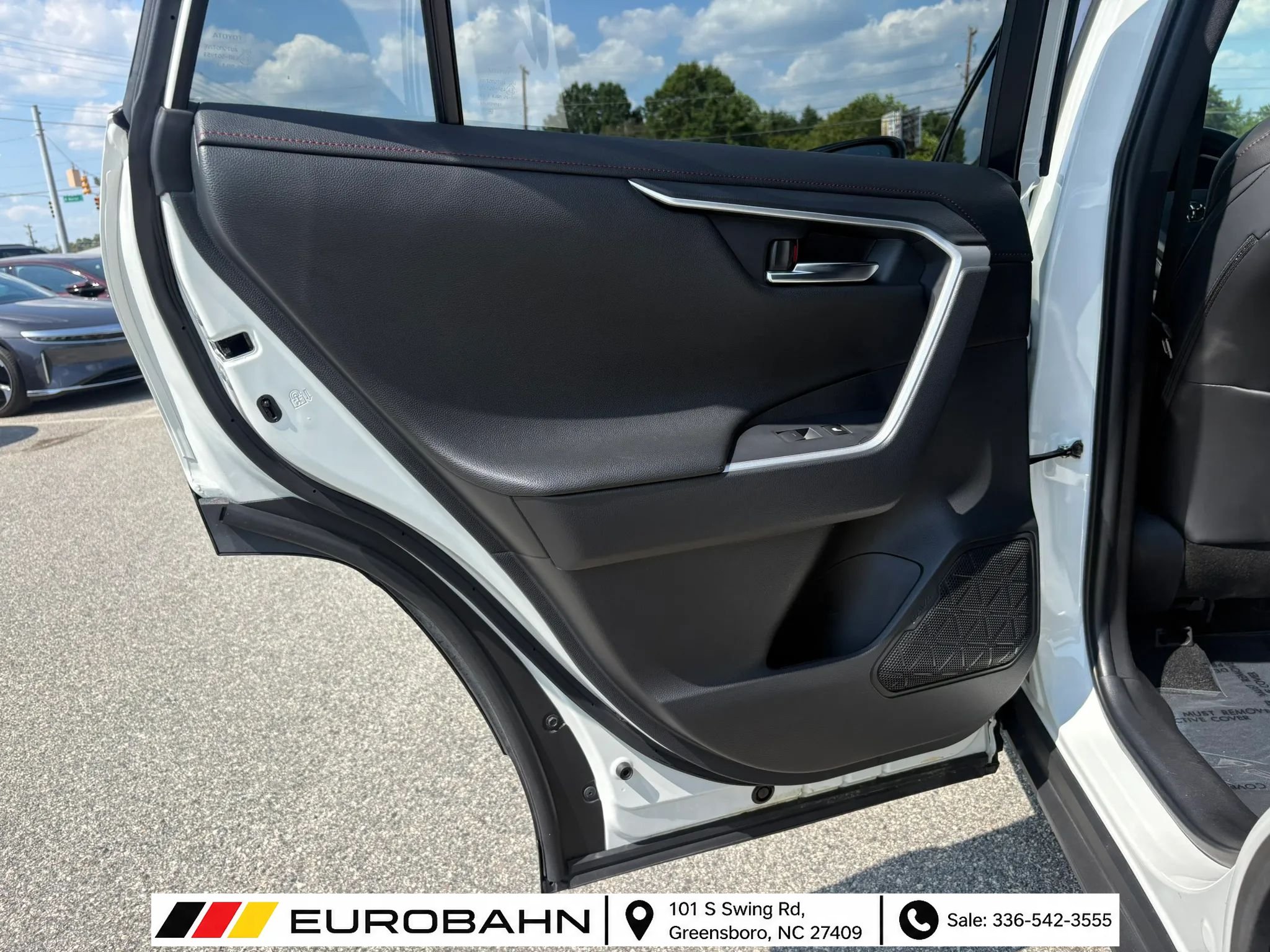 Used 2022 Toyota RAV4 XSE w/ Premium Package AWD/4WD image 11