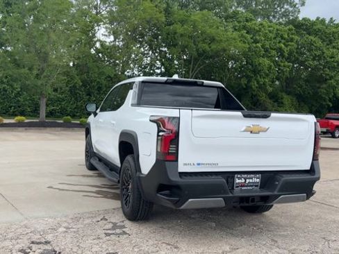 New 2025 Chevrolet Silverado EV LT image 7