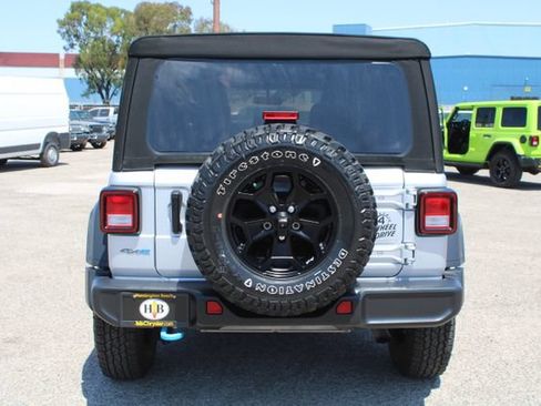 Used 2023 Jeep Wrangler Unlimited AWD/4WD image 5