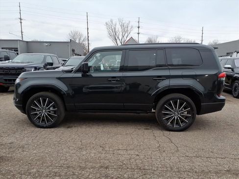 Used 2026 Lexus GX 550 w/ Accessory Package (2T) image 2