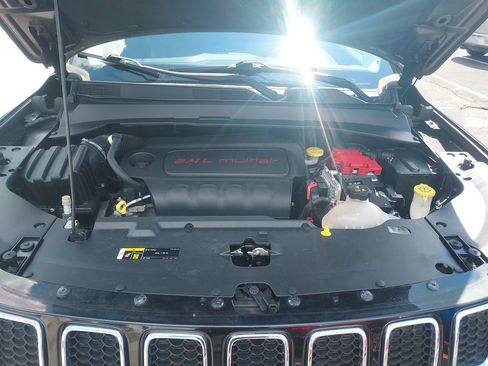 Used 2021 Jeep Compass Latitude w/ Convenience Group AWD/4WD image 32