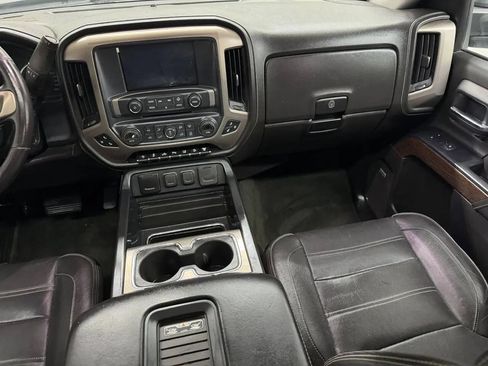 Used 2018 GMC Sierra 2500 Denali w/ Duramax Plus Package AWD/4WD image 30