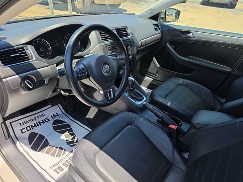 Used 2013 Volkswagen Jetta SEL FWD image 9