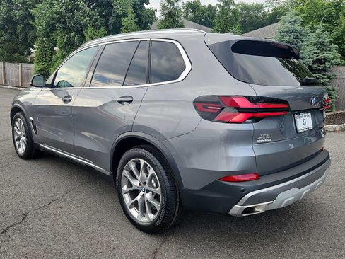 Certified 2024 BMW X5 xDrive40i w/ Parking Assistance Package AWD/4WD image 4