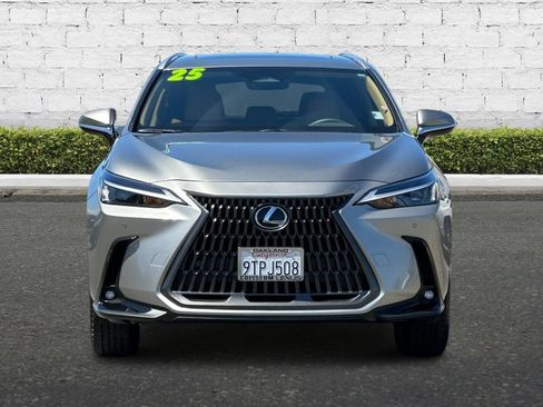 Used 2025 Lexus NX 250 FWD w/ Accessory Package (Z2) image 9