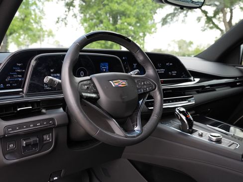 Used 2024 Cadillac Escalade Sport w/ LPO, ONYX Package image 18