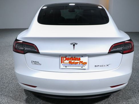 Used 2021 Tesla Model 3 Standard Range Plus RWD image 8