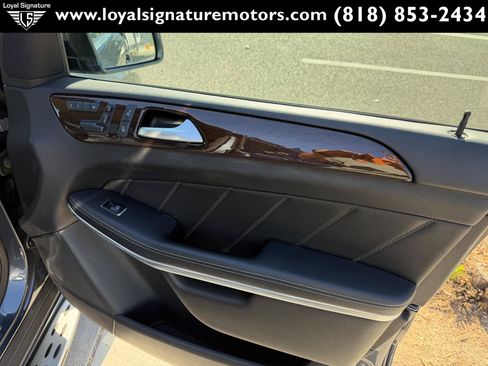 Used 2014 Mercedes-Benz GL 450 4MATIC image 36