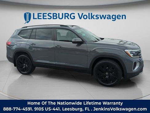New 2026 Volkswagen Atlas SE image 2