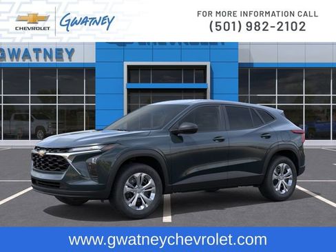 New 2026 Chevrolet Trax LS FWD image 2