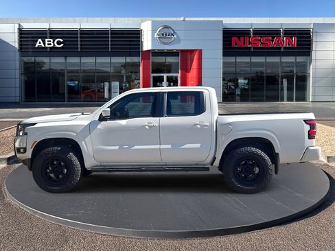New 2025 Nissan Frontier SV w/ SV Convenience Package RWD image 8