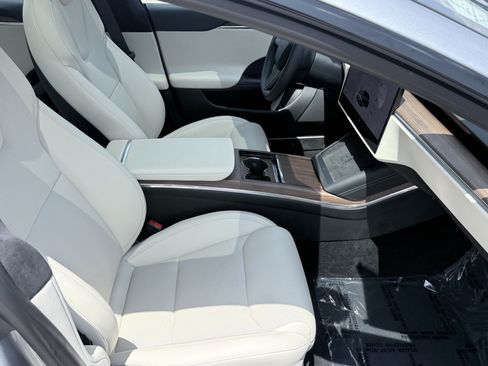 Used 2025 Tesla Model S AWD/4WD image 44