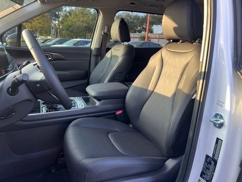 New 2026 Kia Carnival SX w/ SX Dark Edition Package FWD image 16