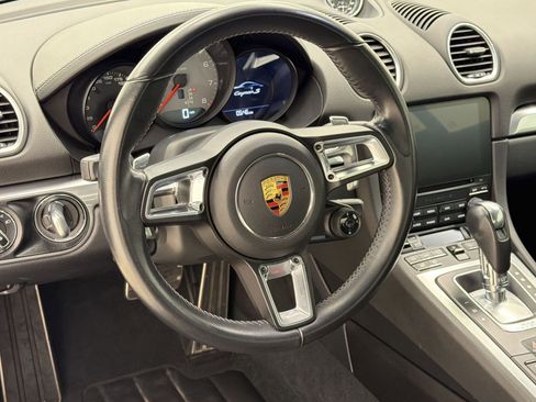 Used 2018 Porsche 718 Cayman S RWD image 19