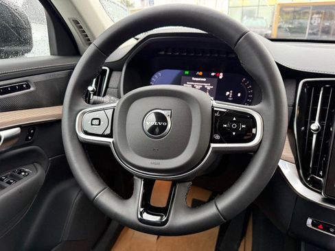 New 2026 Volvo XC90 B6 Plus w/ Protection Package Premier image 8