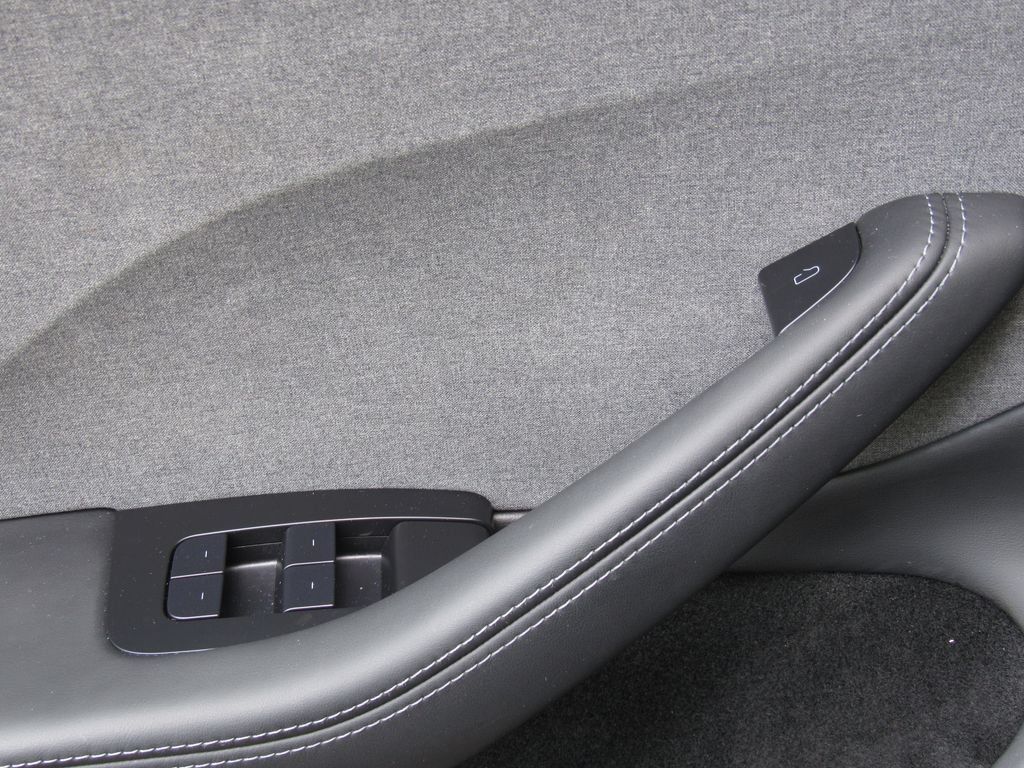 Used 2024 Tesla Model 3 Standard Range RWD image 31