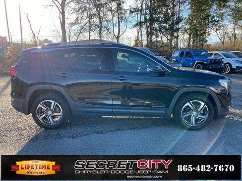 Used 2019 GMC Terrain SLT w/ Preferred Package image 4