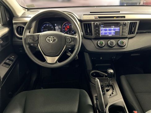 Used 2018 Toyota RAV4 LE image 22