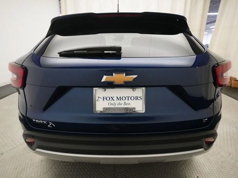 Used 2024 Chevrolet Trax LT w/ Driver Confidence Package FWD image 25