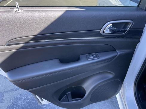 Used 2020 Jeep Grand Cherokee Limited X image 18