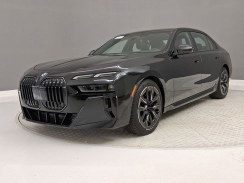 Used 2025 BMW 760i xDrive AWD/4WD image 33