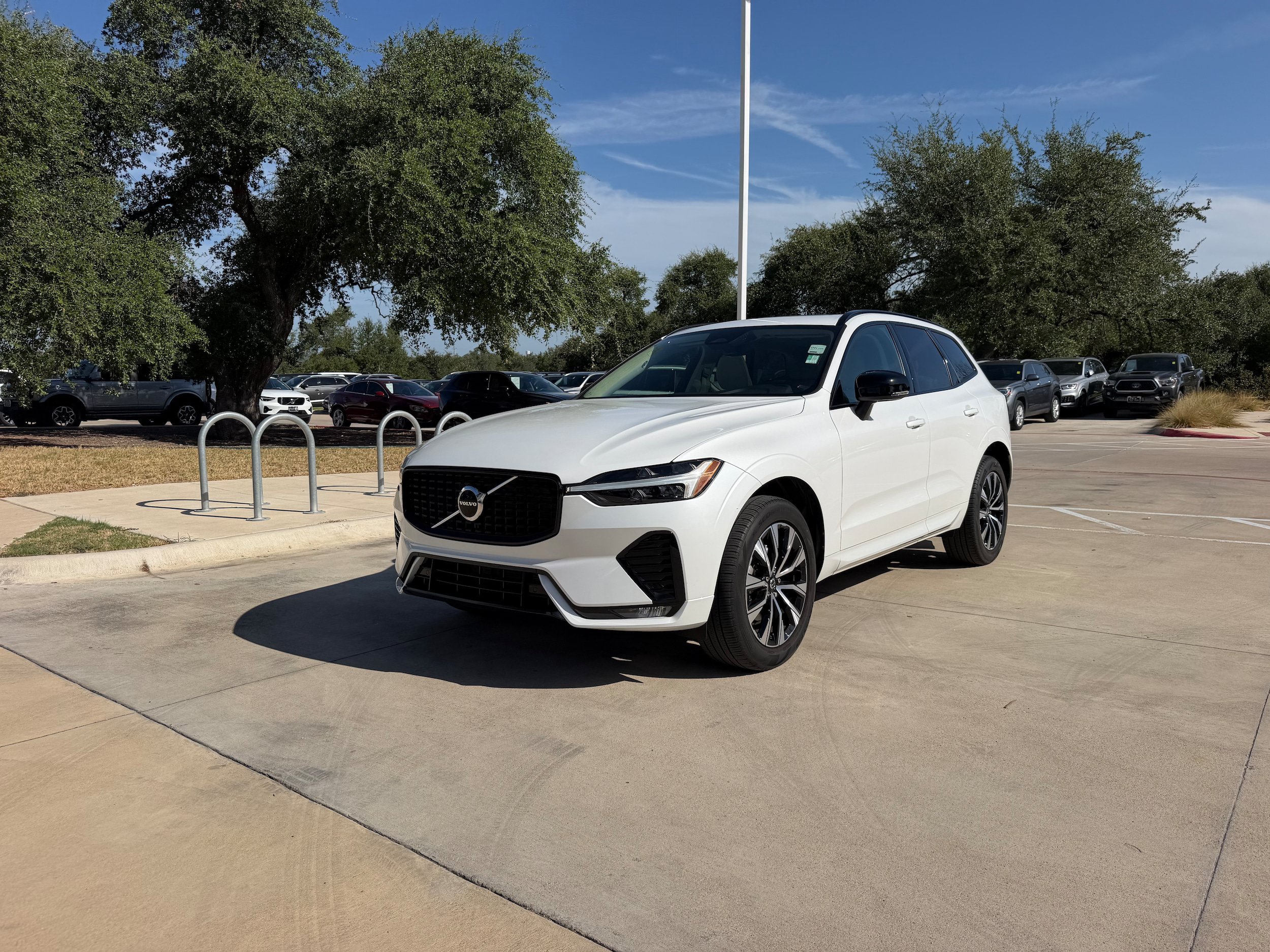 Certified 2024 Volvo XC60 B5 Core w/ Protection Package Premier AWD/4WD image 2