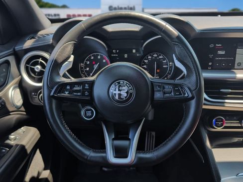 Used 2023 Alfa Romeo Stelvio Veloce AWD/4WD image 17