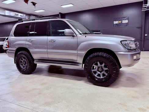 Used 2006 Toyota Land Cruiser image 1