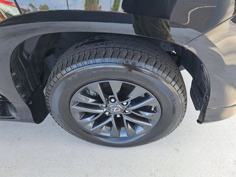 Used 2023 Lexus GX 460 Premium image 25
