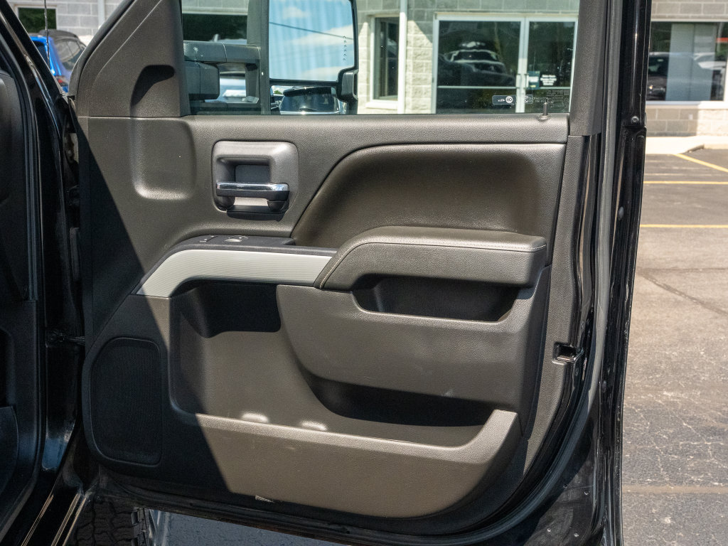 Used 2016 Chevrolet Silverado 2500 LT w/ Midnight Edition AWD/4WD image 11