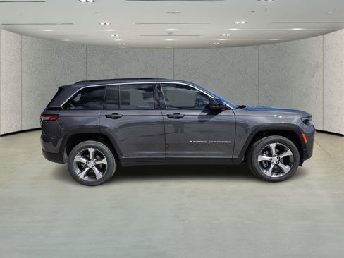 New 2026 Jeep Grand Cherokee Limited image 3