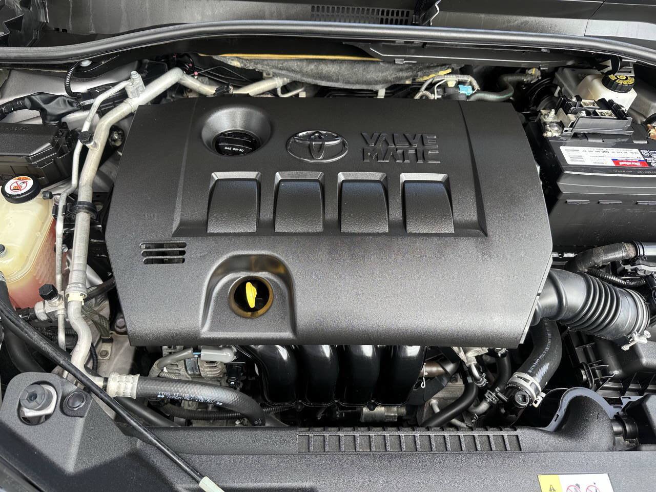 Used 2019 Toyota C-HR XLE FWD image 21