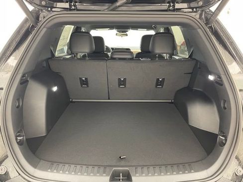 New 2026 Chevrolet Equinox ACTIV w/ Convenience Package III AWD/4WD image 12