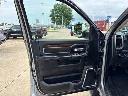 Used 2022 RAM 2500 Laramie AWD/4WD image 6