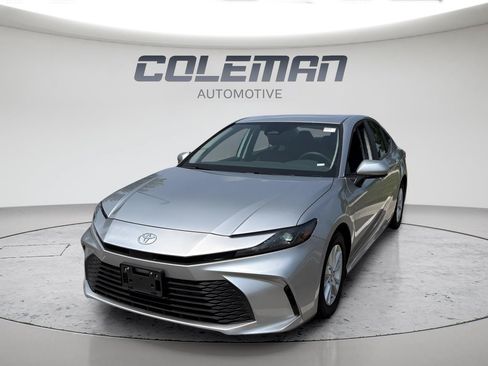 Used 2025 Toyota Camry LE FWD image 2