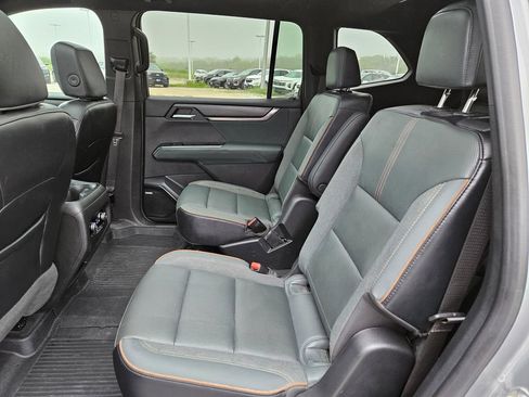 Used 2024 GMC Acadia AT4 w/ Luxury Package AWD/4WD image 25