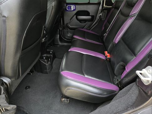 Used 2018 Jeep Wrangler Unlimited Sport S AWD/4WD image 18